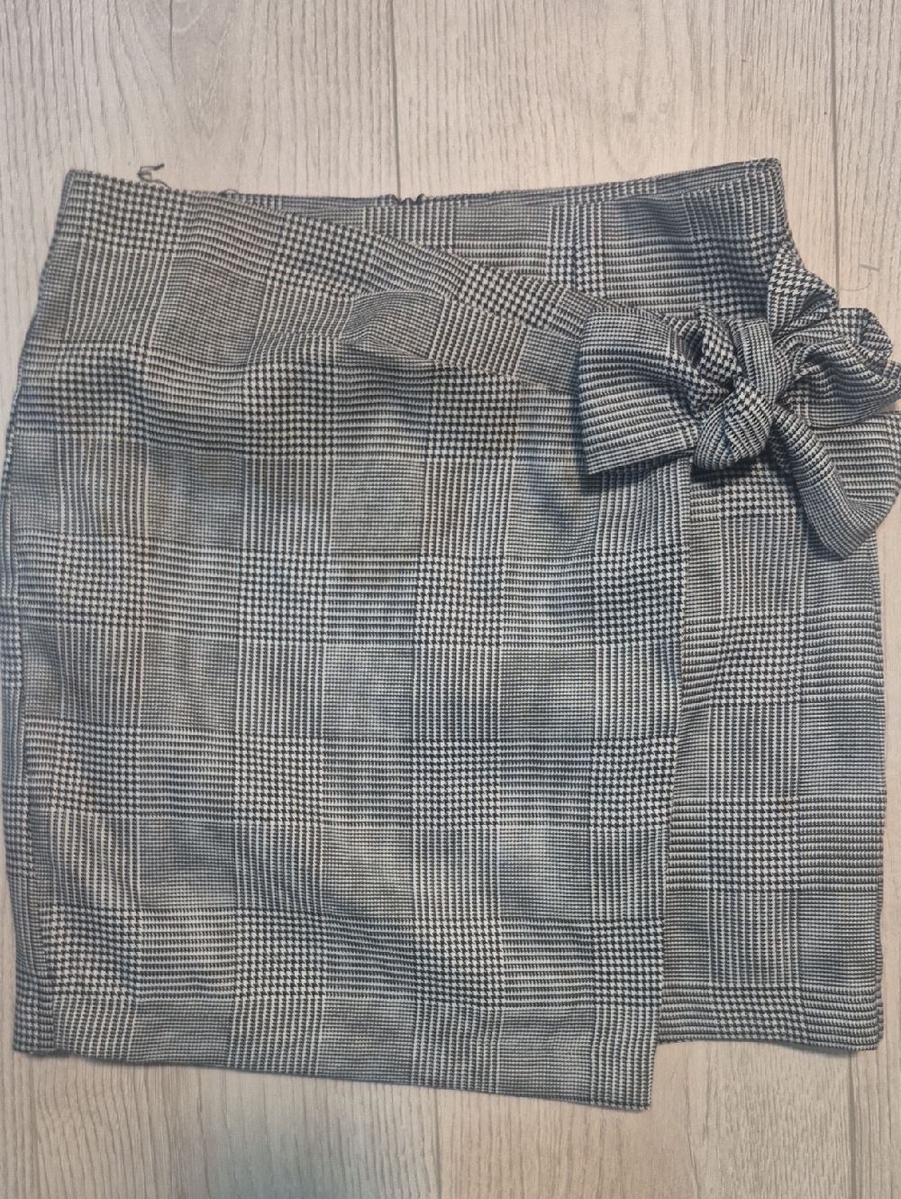 Ardene Black & White Plaid Mini Skirt with Side Bow